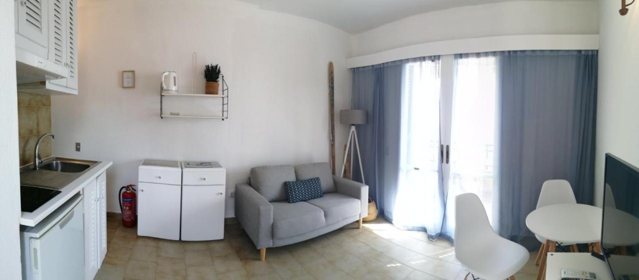 Glyfada New Era Home 31 Menigos Resort Apartments Bagian luar foto